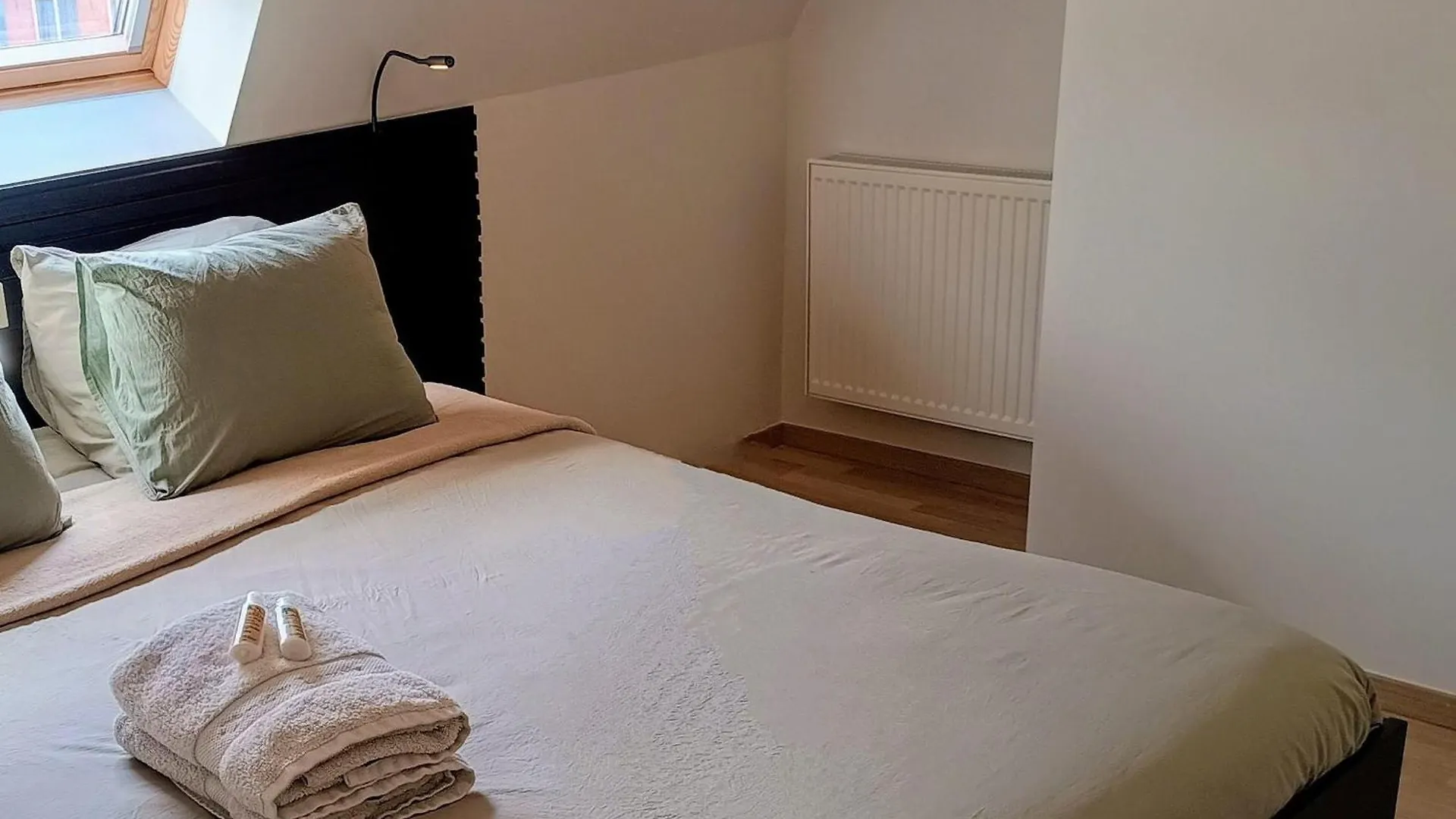 Huswell - Sunny Terrace With Harbour View - 5-Min Walk To Station Apartment Ostend